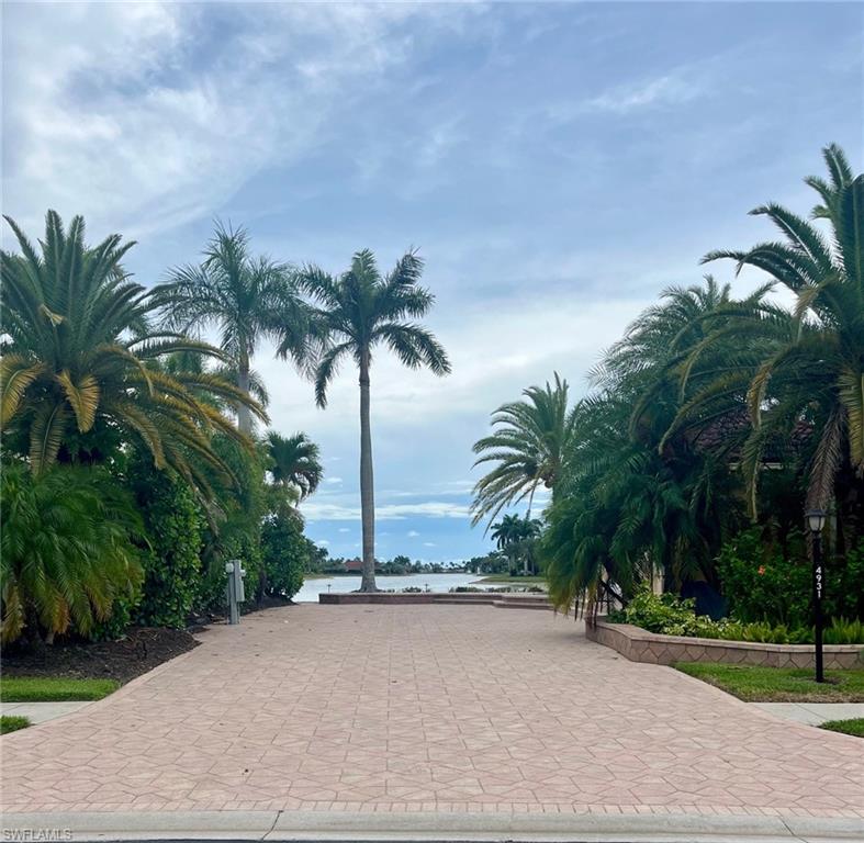 4931 Coach LN, NAPLES FL 34114