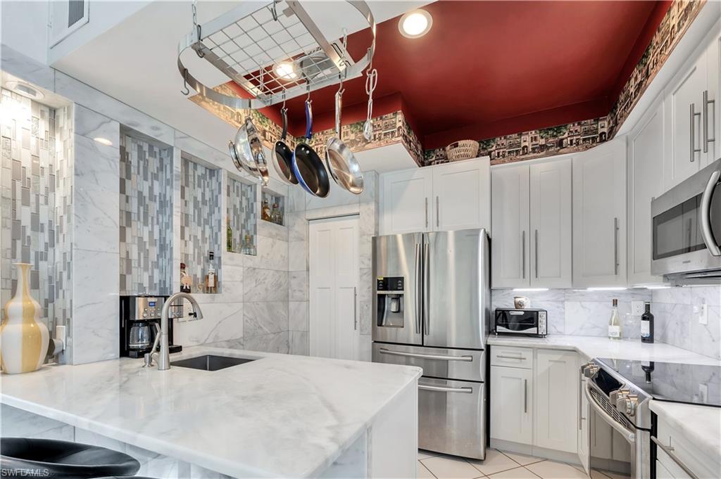 15063 Sterling Oaks DR, NAPLES FL 34110