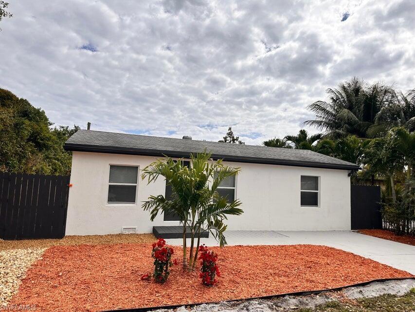 1152 Sunset RD, WEST PALM BEACH FL 33406