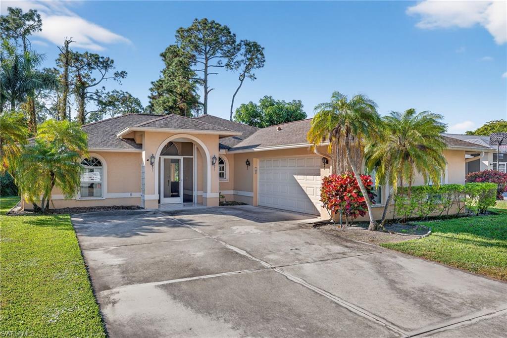 258 Willoughby DR, NAPLES FL 34110