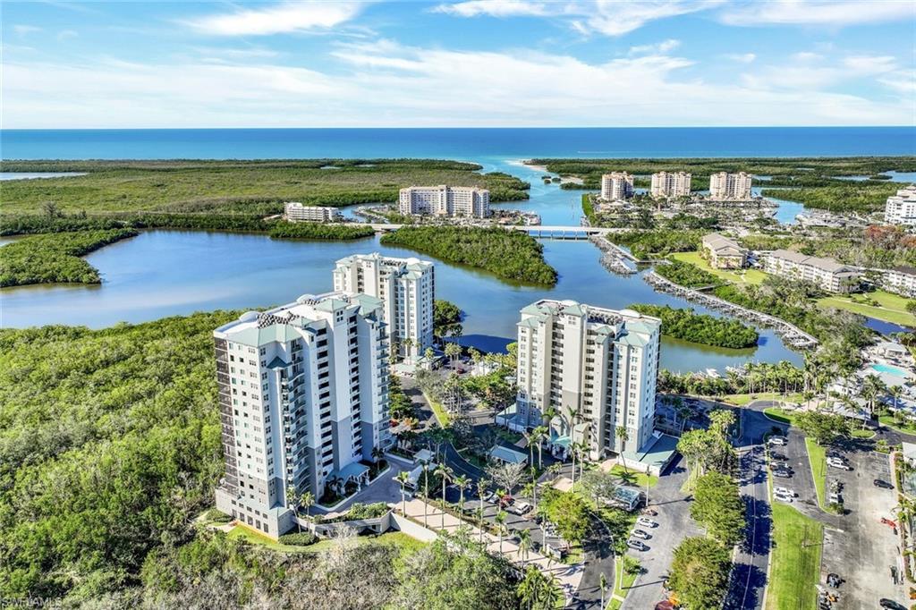 425 Cove Tower DR # 701, NAPLES FL 34110
