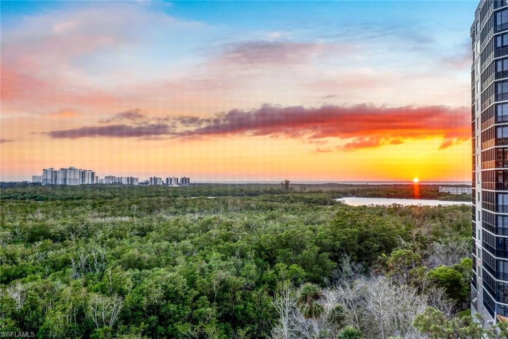 455 Cove Tower DR # 902, NAPLES FL 34110