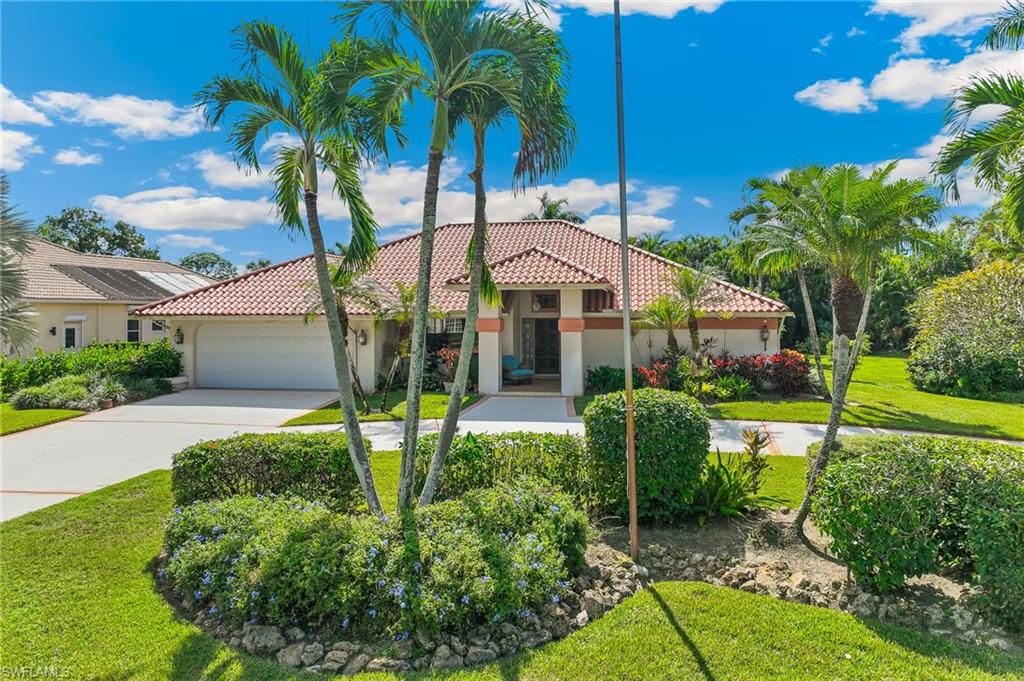 205 Muirfield CIR, NAPLES FL 34113