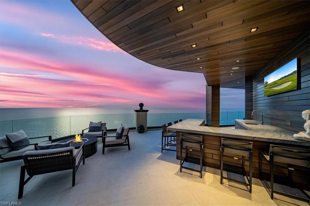 81 Seagate DR, NAPLES FL 34103