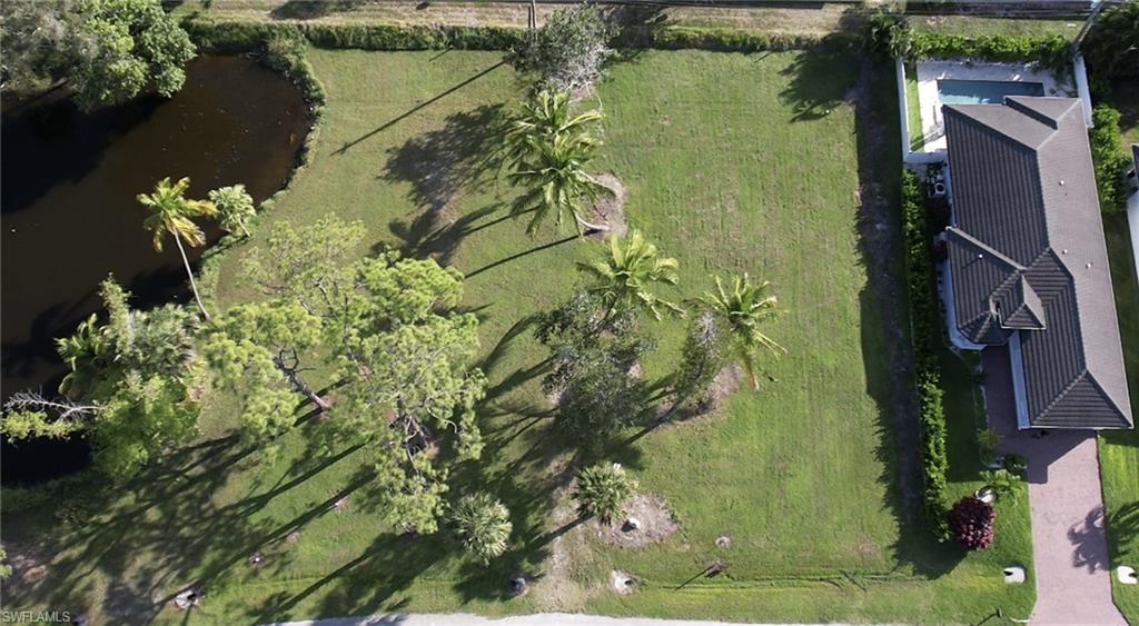 Linda DR, NAPLES FL 34112