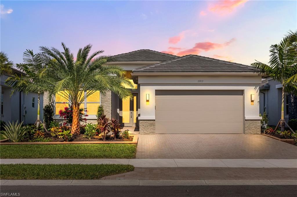 11813 Drake LN, NAPLES FL 34120