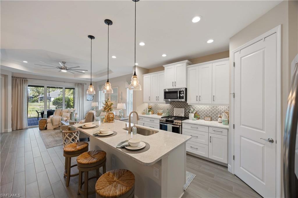 2322 Marquesa CIR, NAPLES FL 34112