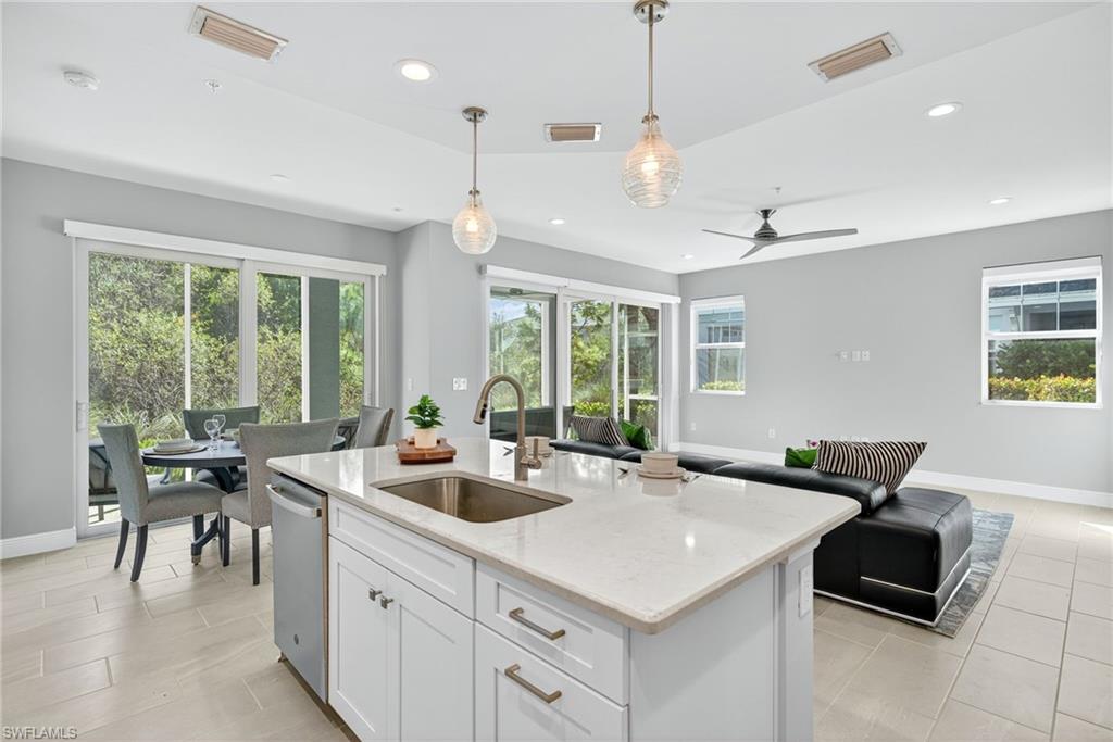 2554 SEYCHELLES DR # 904, NAPLES FL 34112