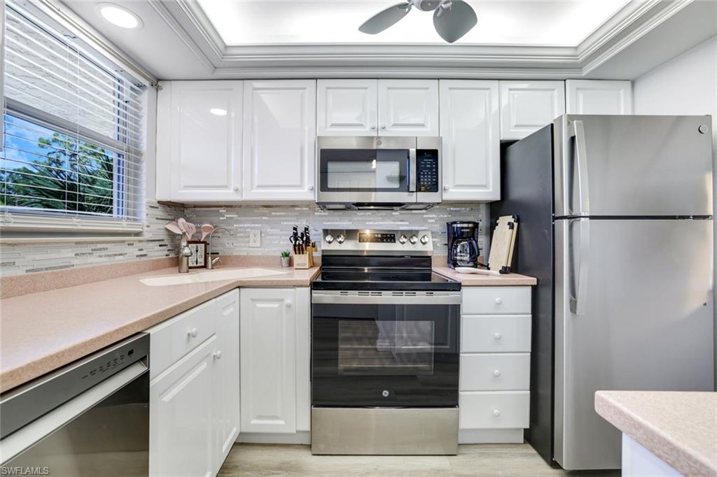 200 Forest Lakes BLVD # 204, NAPLES FL 34105