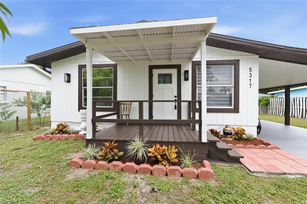 5317 Dixie DR, NAPLES FL 34113