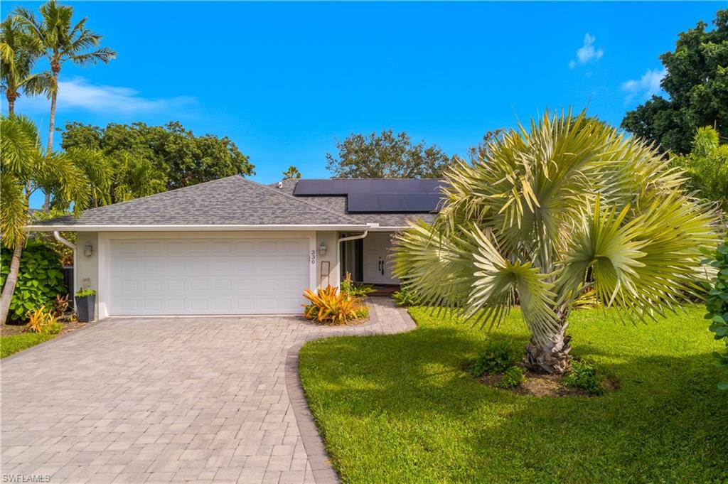 330 Country Club DR, NAPLES FL 34110
