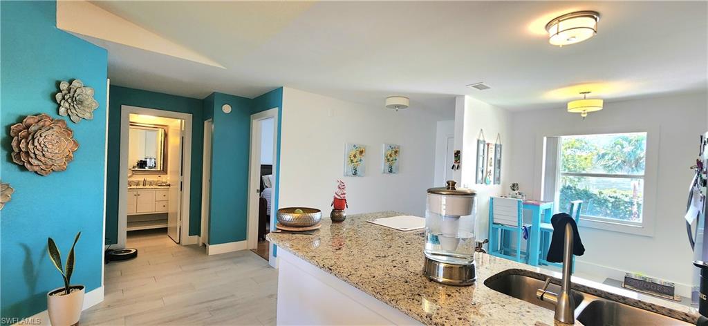 1330 Derbyshire CT # E203, NAPLES FL 34116