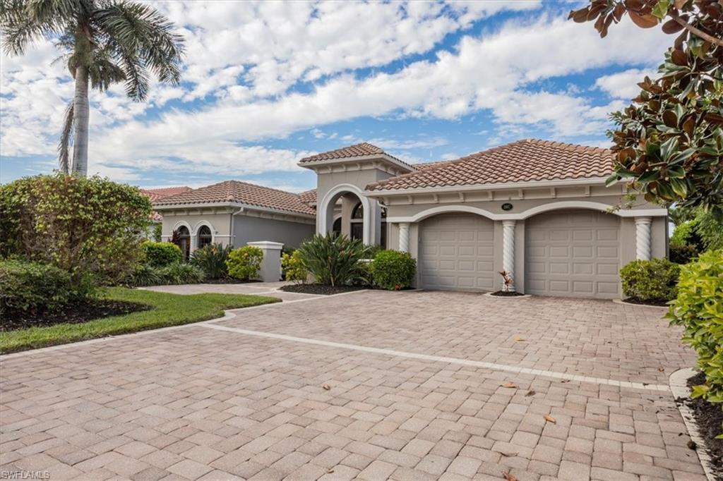 1007 Tivoli DR, NAPLES FL 34104