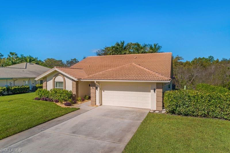 401 Countryside DR, NAPLES FL 34104