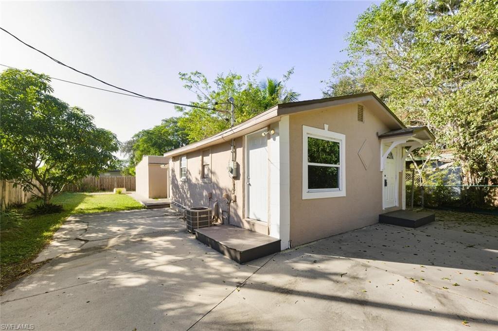 2480 Andrew DR, NAPLES FL 34112