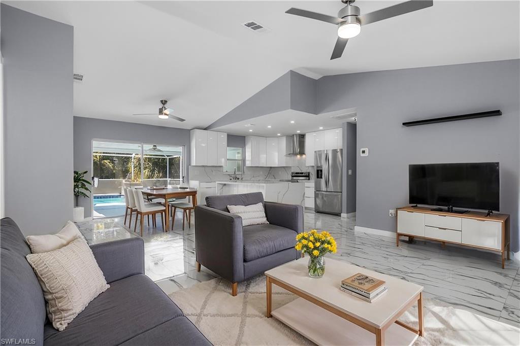 2524 Dora CT, LEHIGH ACRES FL 33971