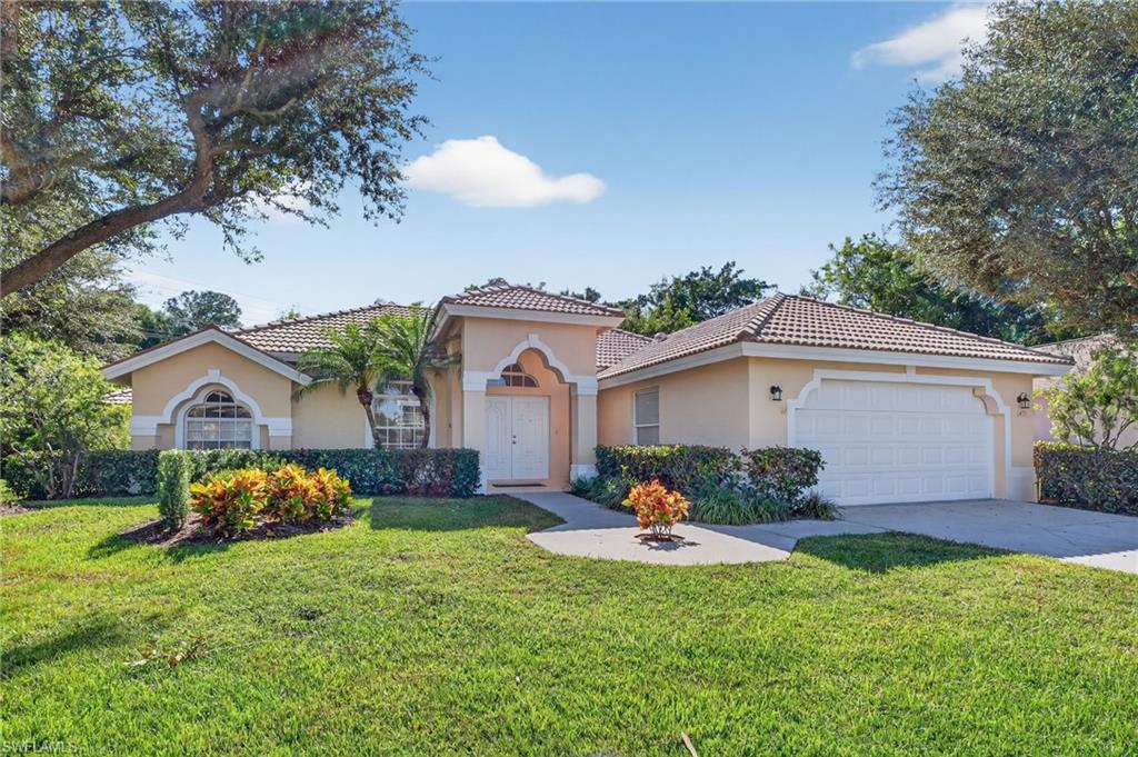 1471 Vintage CT, NAPLES FL 34104