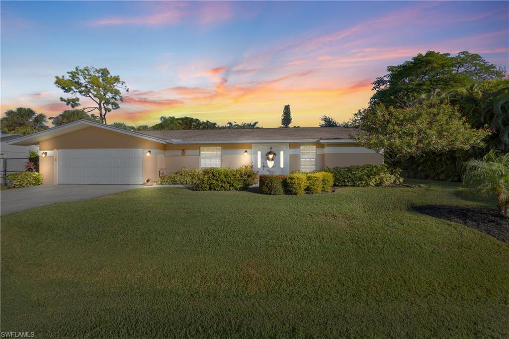 2569 Outrigger LN, NAPLES FL 34104