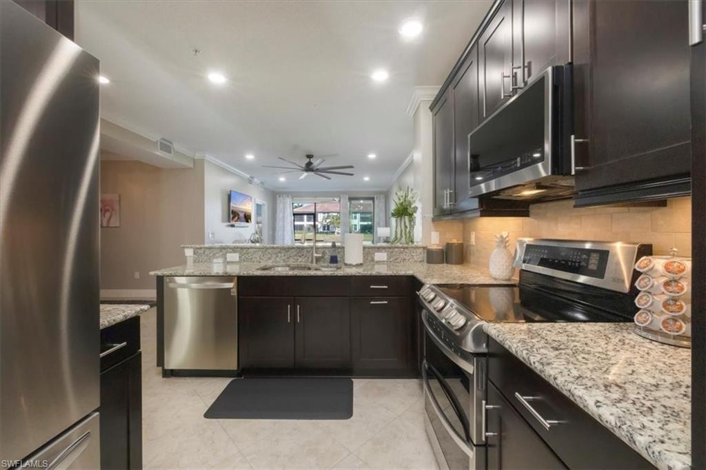 15114 Palmer Lake CIR # 104, NAPLES FL 34109