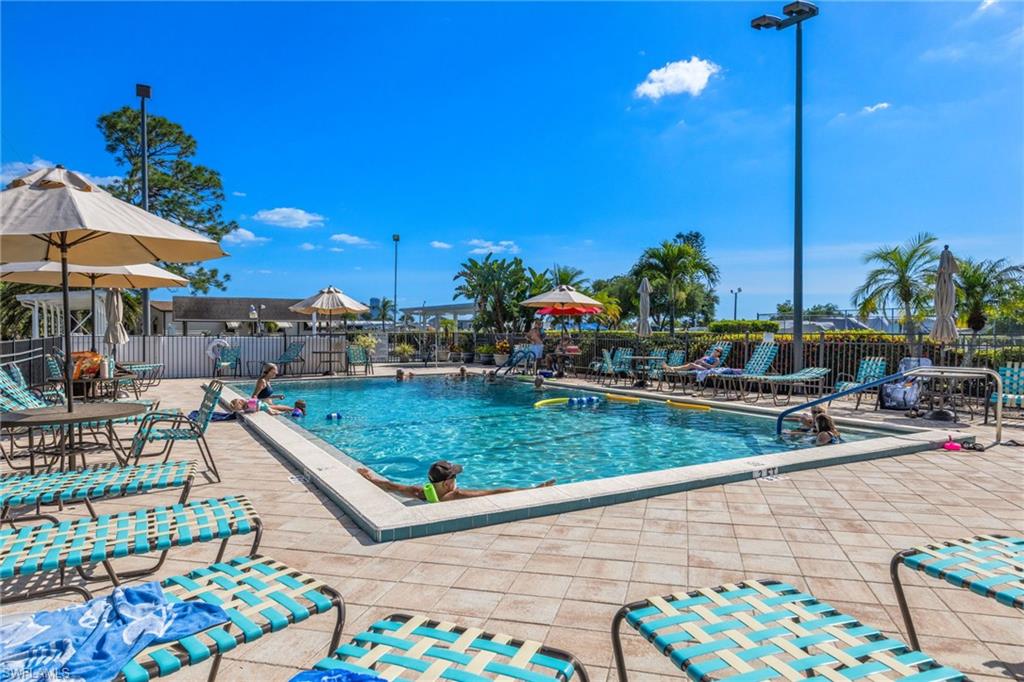 4689 Fiji LN, BONITA SPRINGS FL 34134