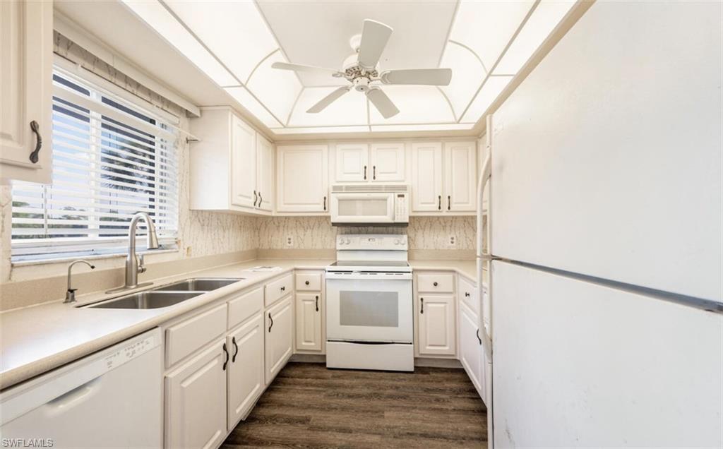 5635 Rattlesnake Hammock RD # 203, NAPLES FL 34113