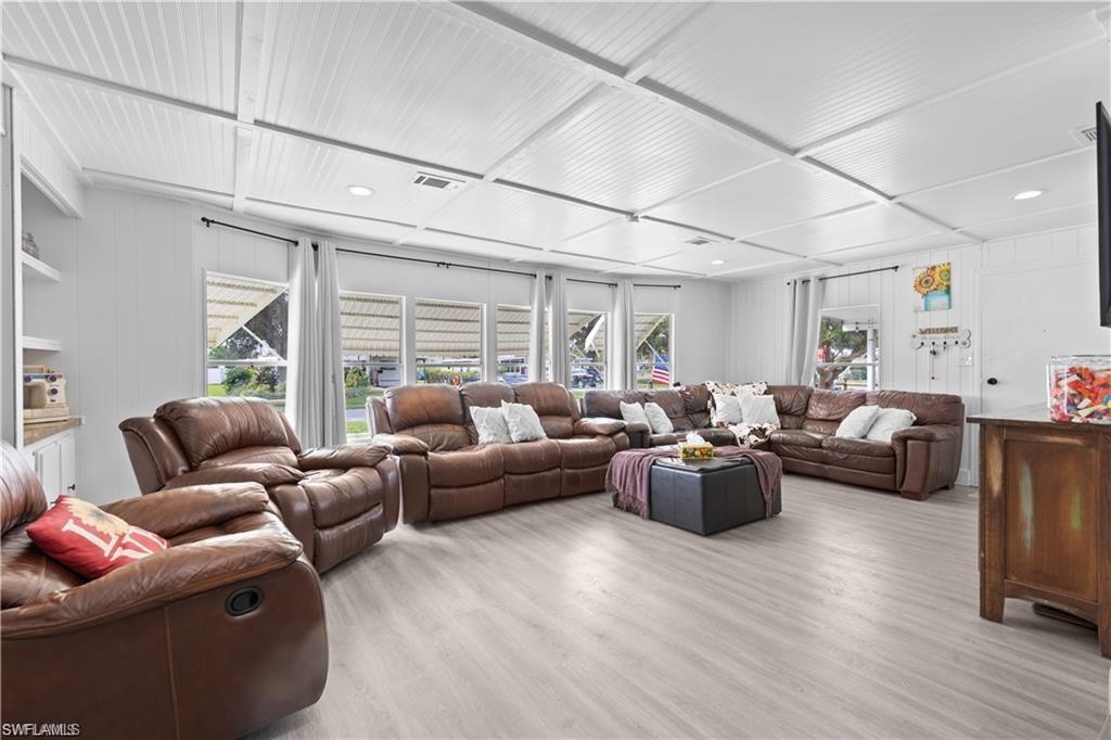 23 Derhenson DR, NAPLES FL 34114