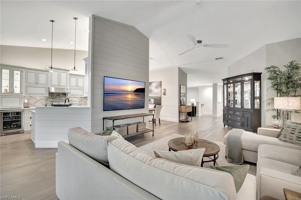 2540 Talon CT # 504, NAPLES FL 34105