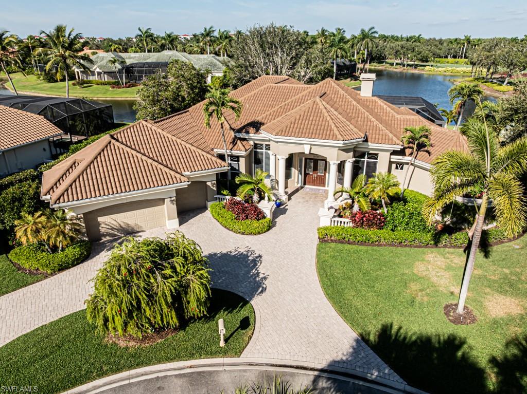 1676 Persimmon DR, NAPLES FL 34109