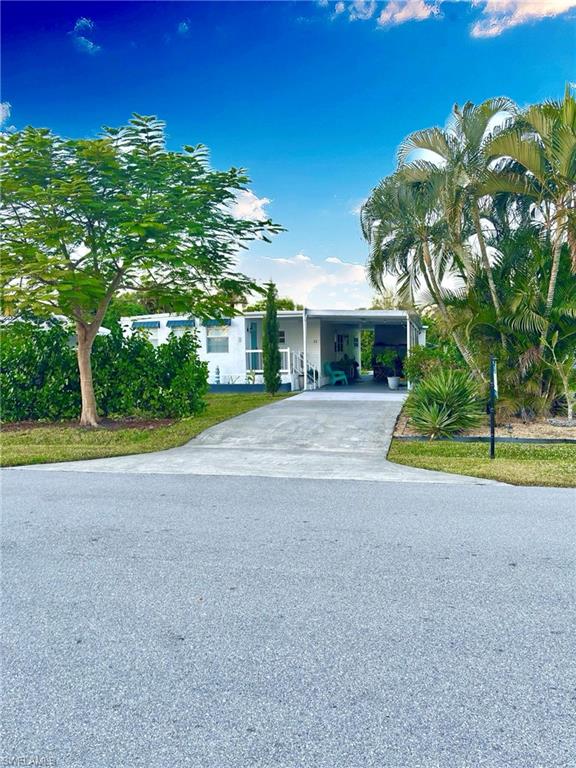 33 Henderson DR, NAPLES FL 34114