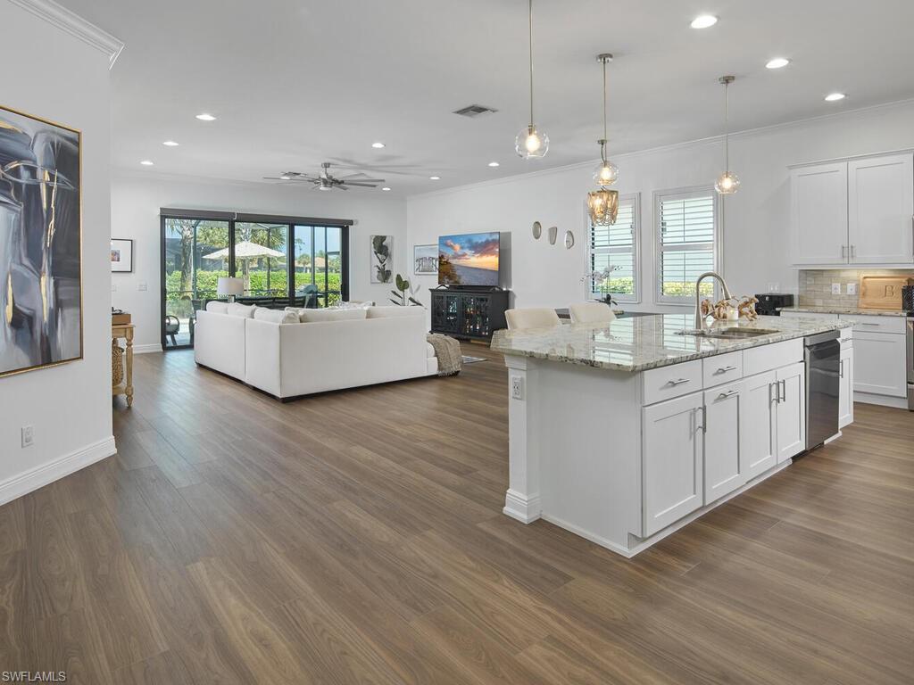 4613 Abaca CIR, NAPLES FL 34119