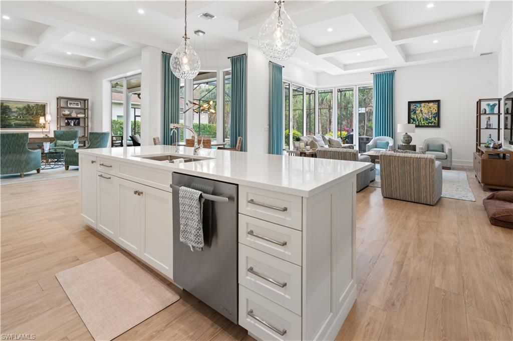 1039 Spanish Moss TRL, NAPLES FL 34108