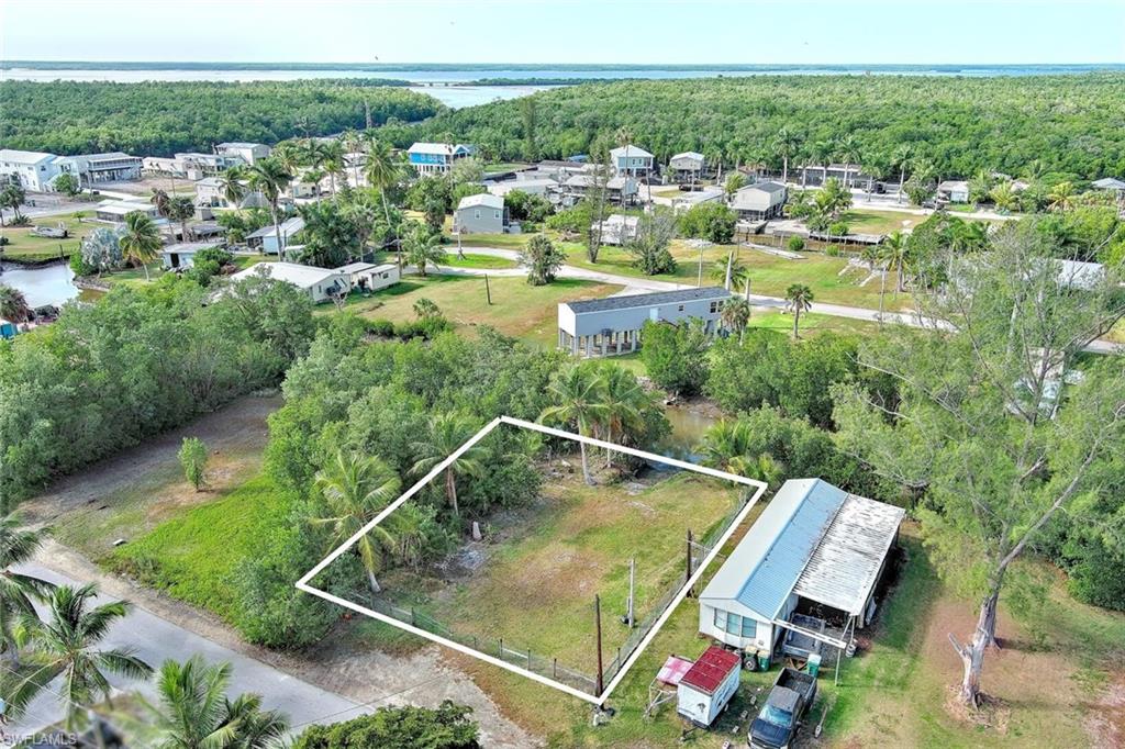 102 Egret LN, EVERGLADES CITY FL 34139