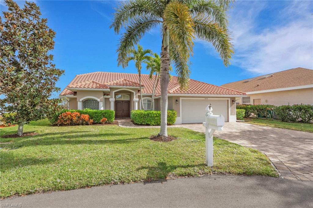 2174 E Crown Pointe BLVD, NAPLES FL 34112