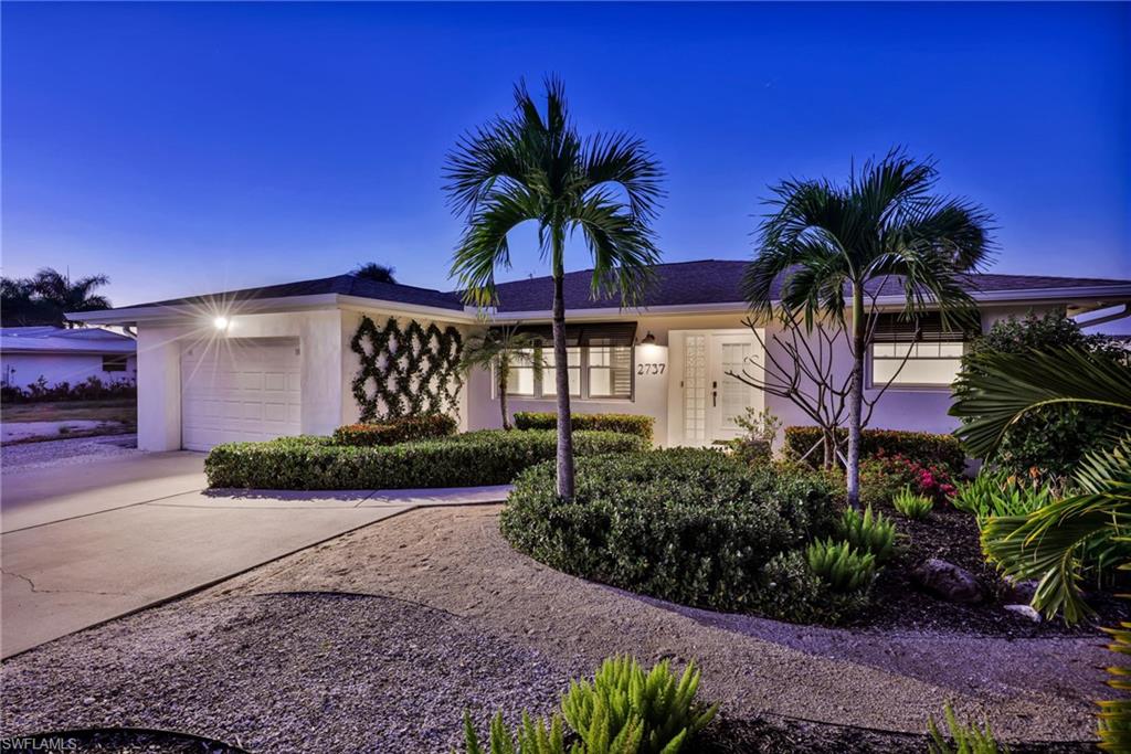 2737 Shoreview DR, NAPLES FL 34112