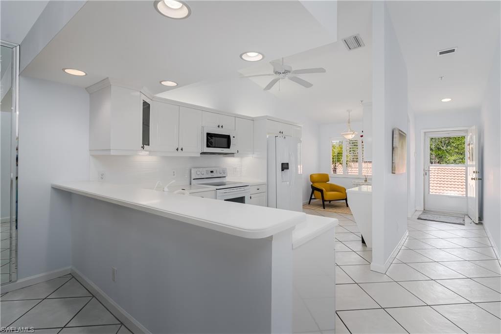 6660 Beach Resort DR # 16, NAPLES FL 34114