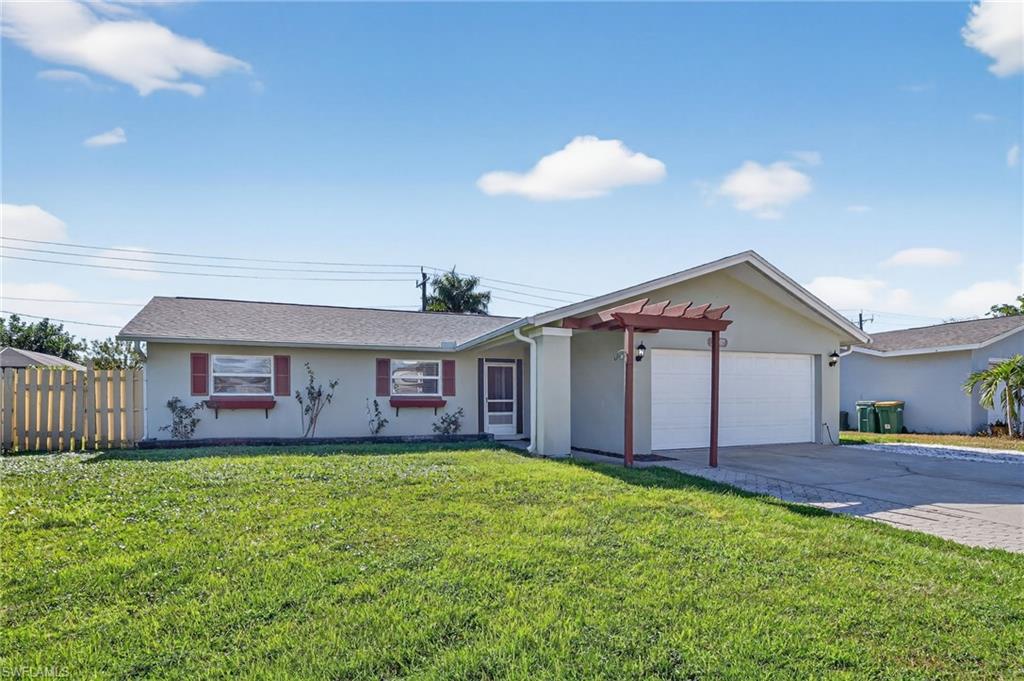 1336 Lake Shore DR, NAPLES FL 34103