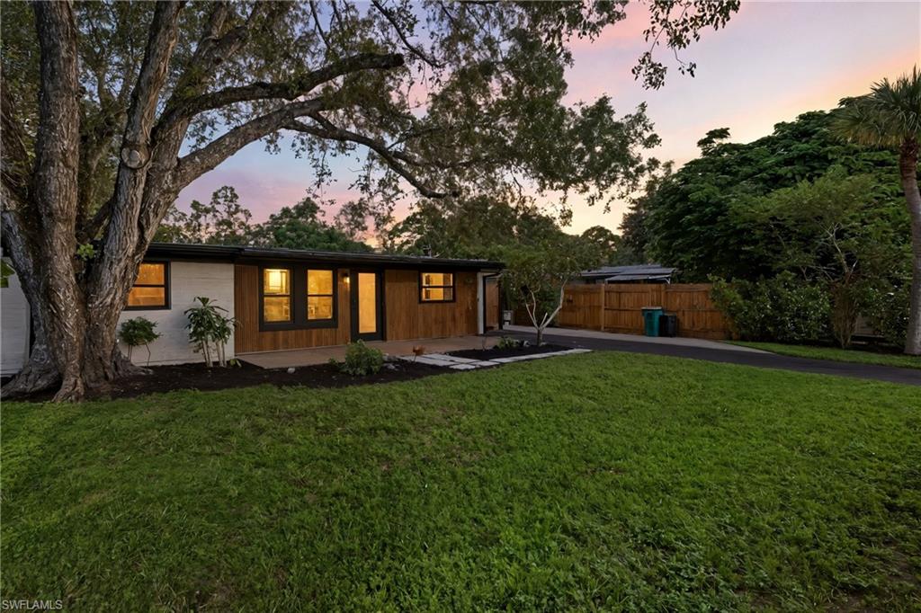 1280 Pine ST, NAPLES FL 34104