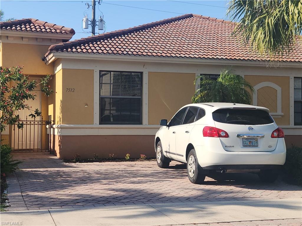 7512 Bristol CIR, NAPLES FL 34120