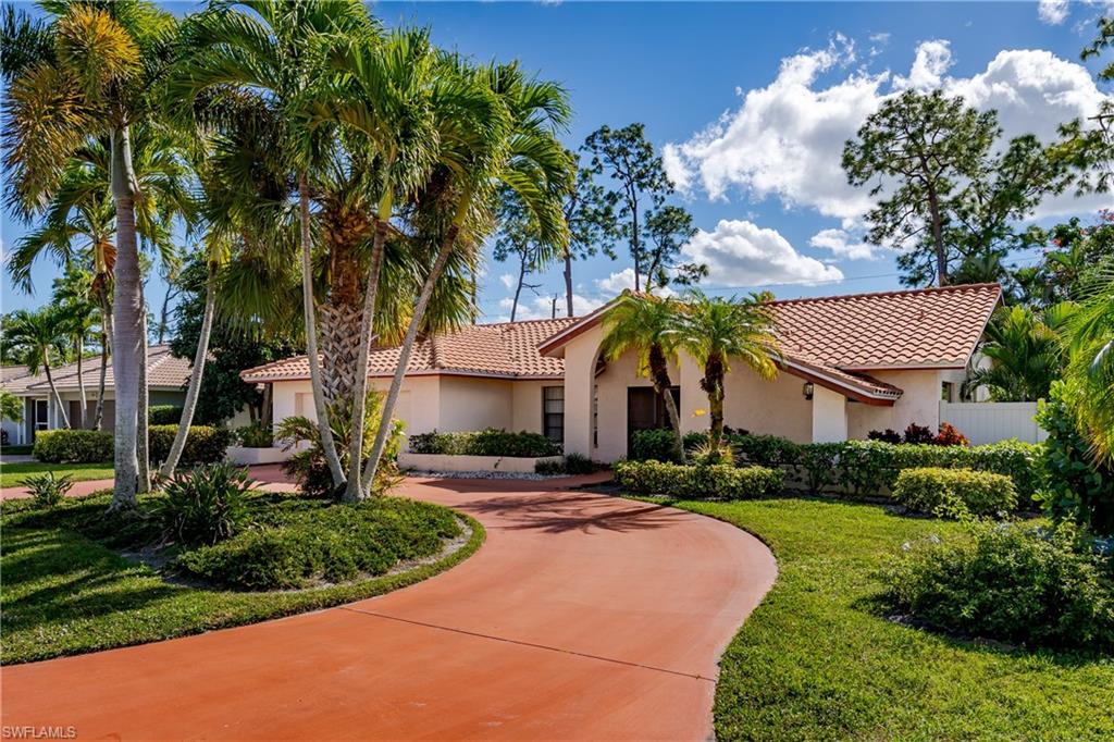 1502 Foxfire LN, NAPLES FL 34104