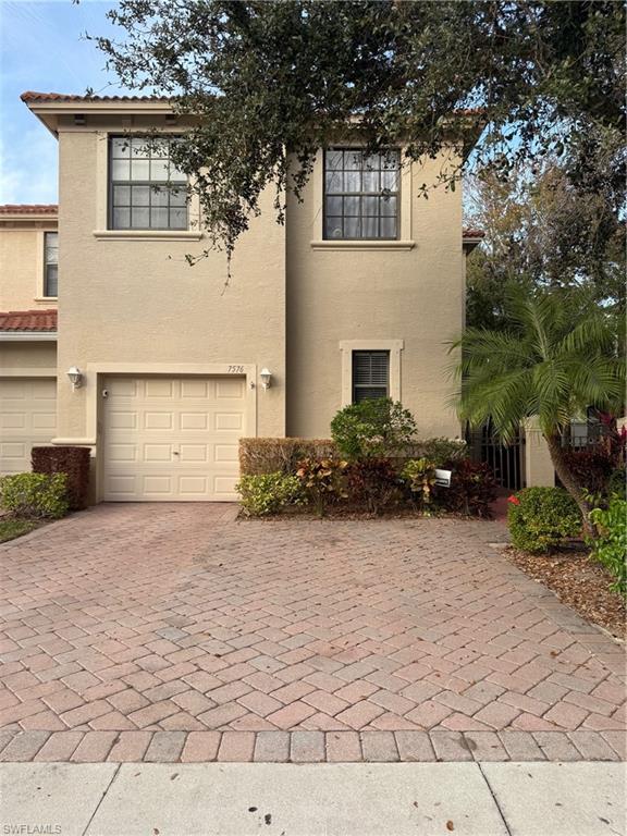 7576 Bristol CIR, NAPLES FL 34120