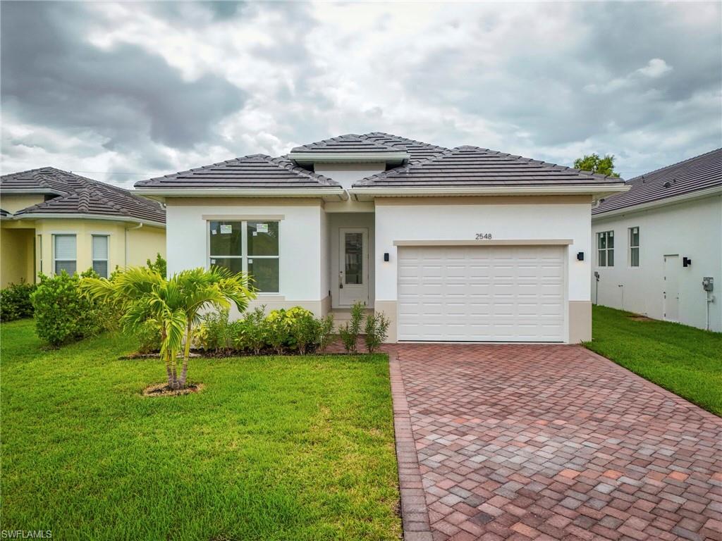 2548 Linda DR, NAPLES FL 34112