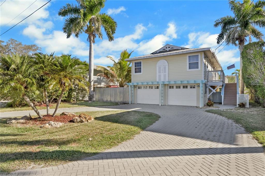 1292 Grand Canal DR, NAPLES FL 34110