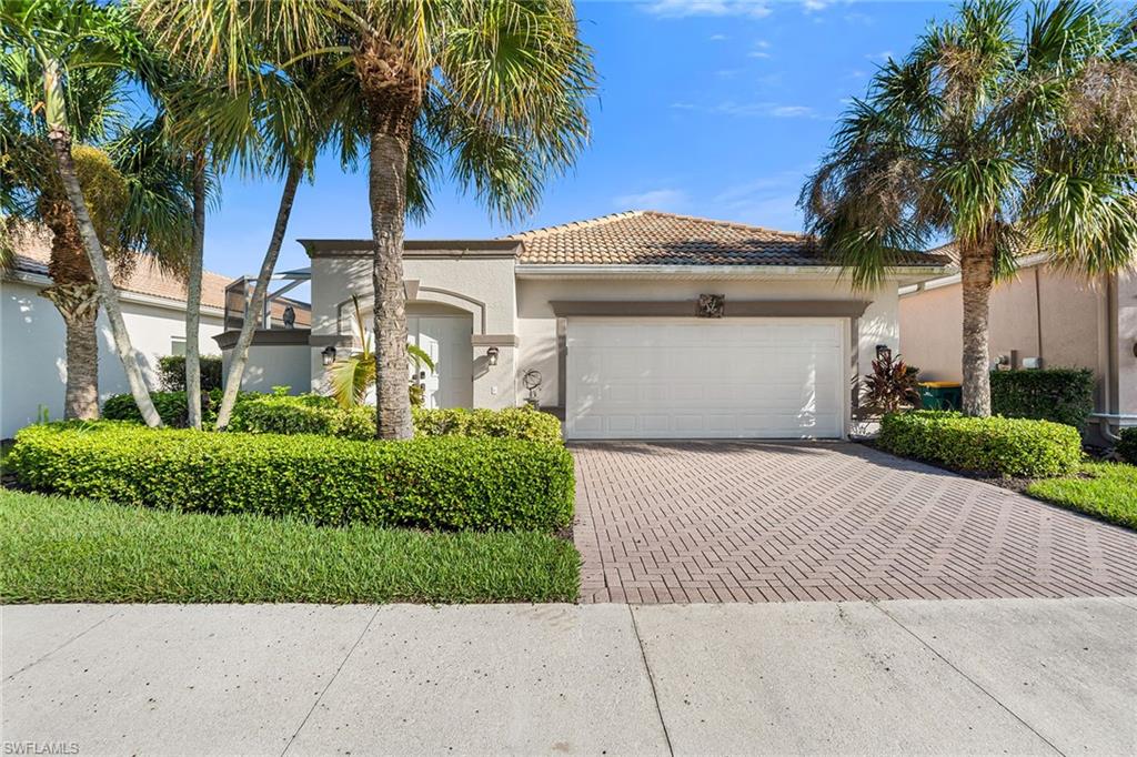 104 Glen Eagle CIR, NAPLES FL 34104