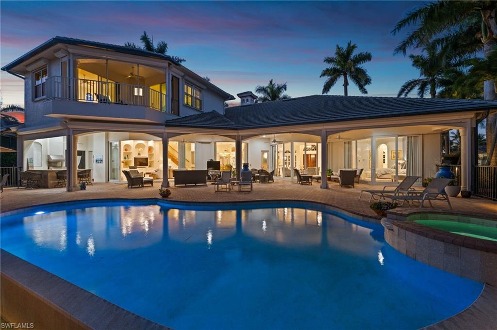 8812 Muirfield DR, NAPLES FL 34109