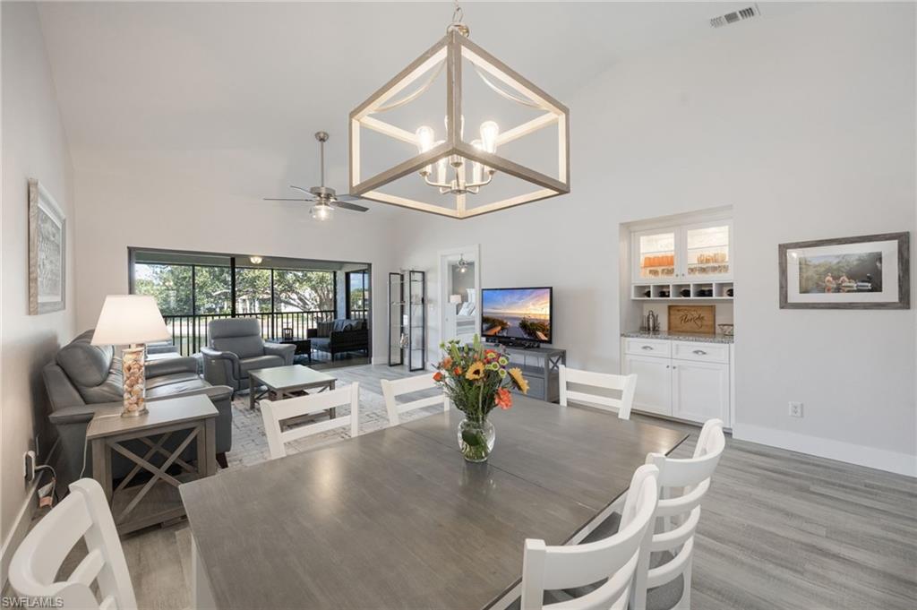 525 Lake Louise CIR # 202, NAPLES FL 34110