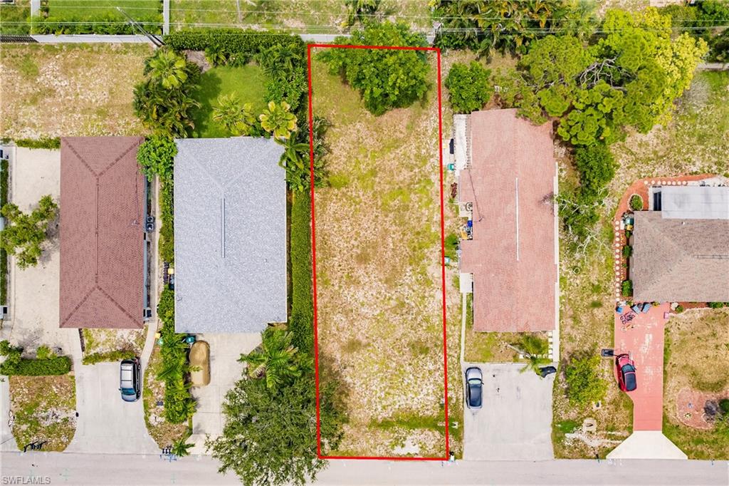 635 92nd AVE N, NAPLES FL 34108