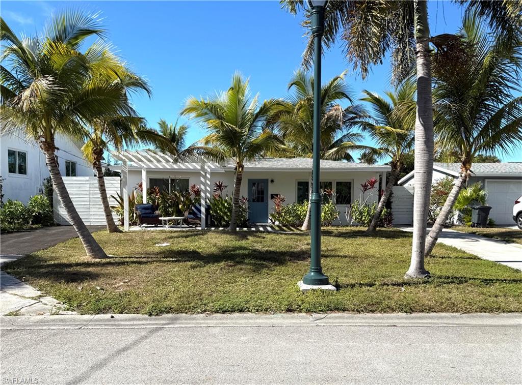 555 14th ST N, NAPLES FL 34102