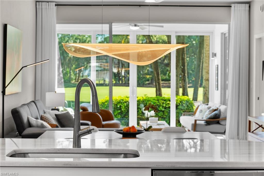 1960 Willow Bend CIR # 102, NAPLES FL 34109