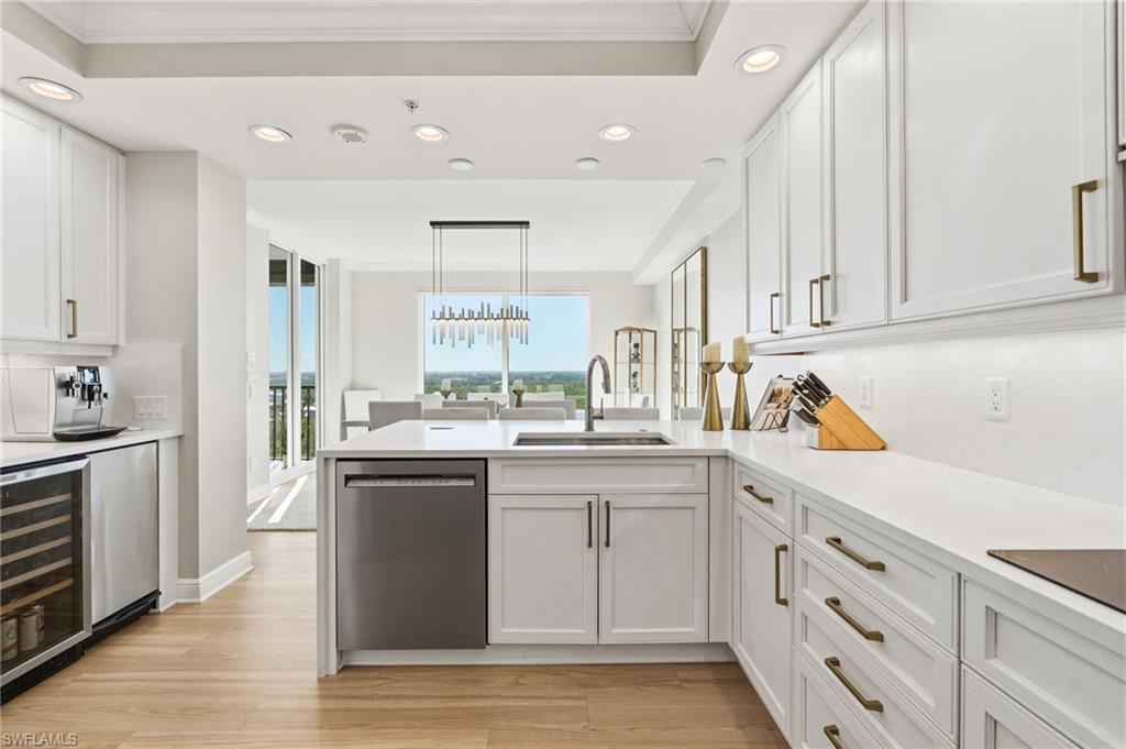 445 Cove Tower DR # 1001, NAPLES FL 34110