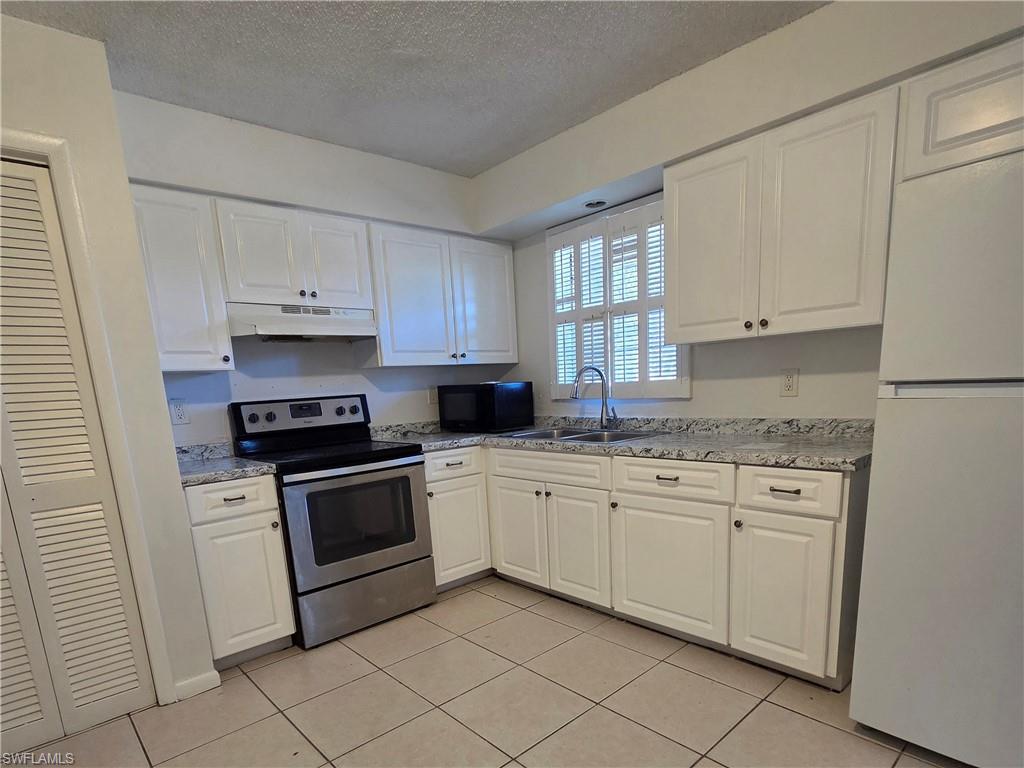 3325 Airport RD N G7